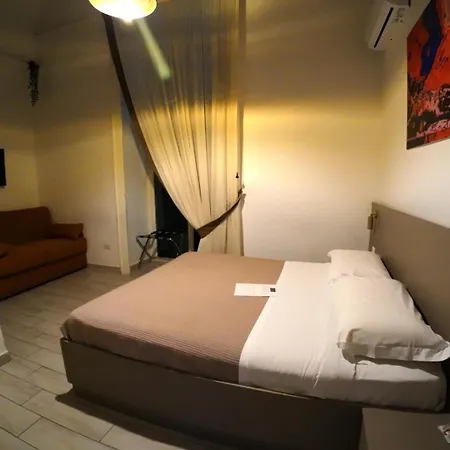 Centro E Гостевой дом Неаполь