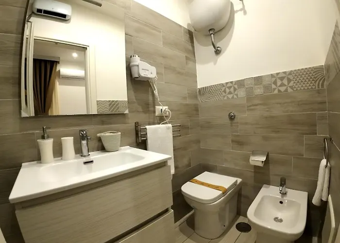 Centro E Гостевой дом 4*